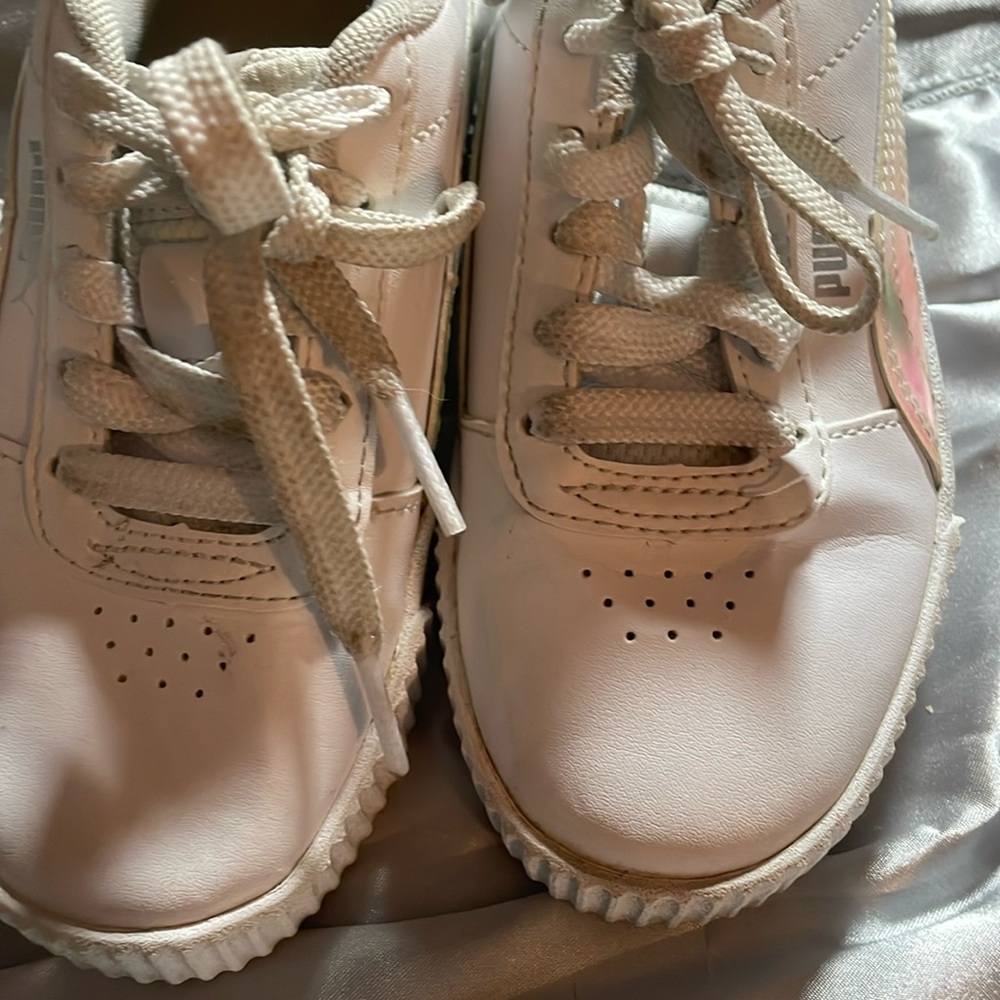 Kids puma tennis shoes